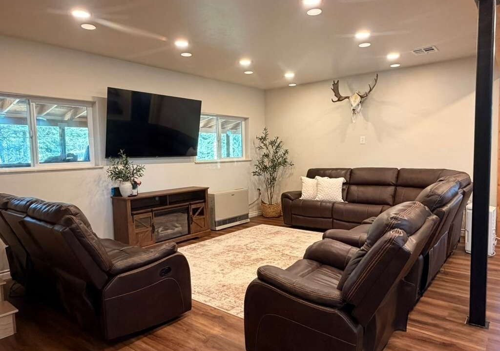 Photo of Livingroom in Happy Valley