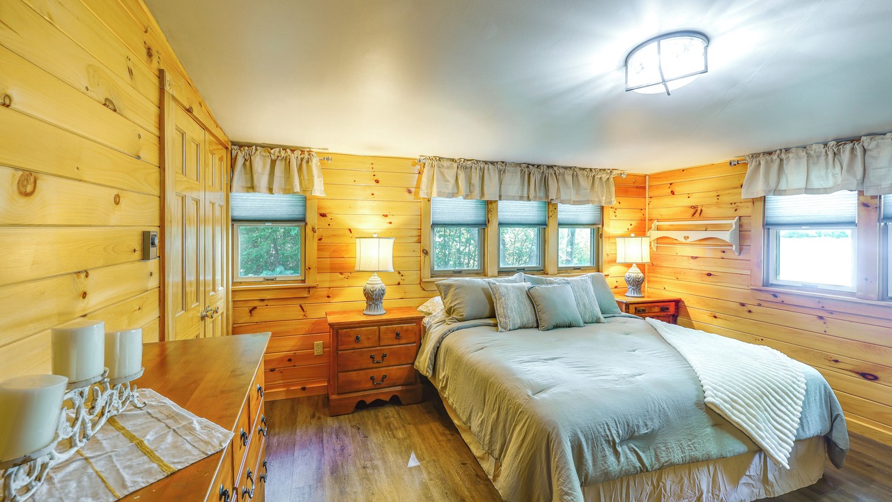 Photo of Bedroom in Newport