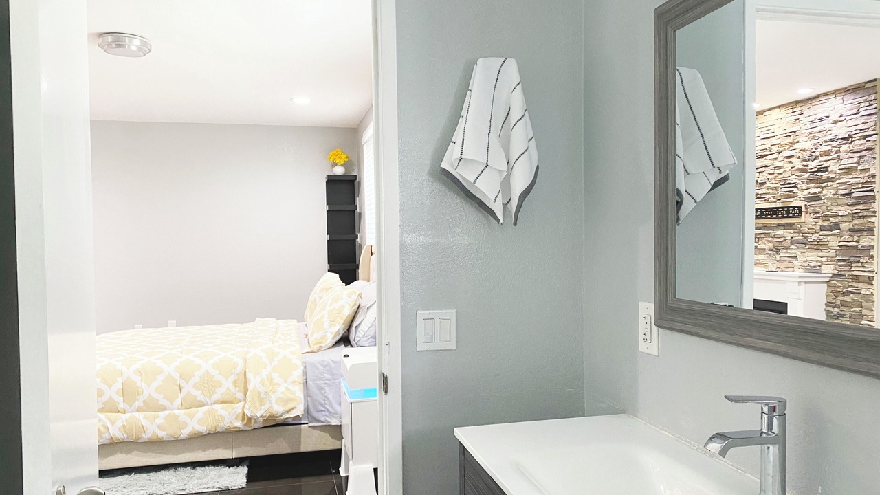 Photo of Bedroom in Oakland