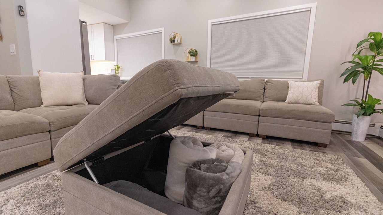 Photo of Livingroom in Taku - Campbell