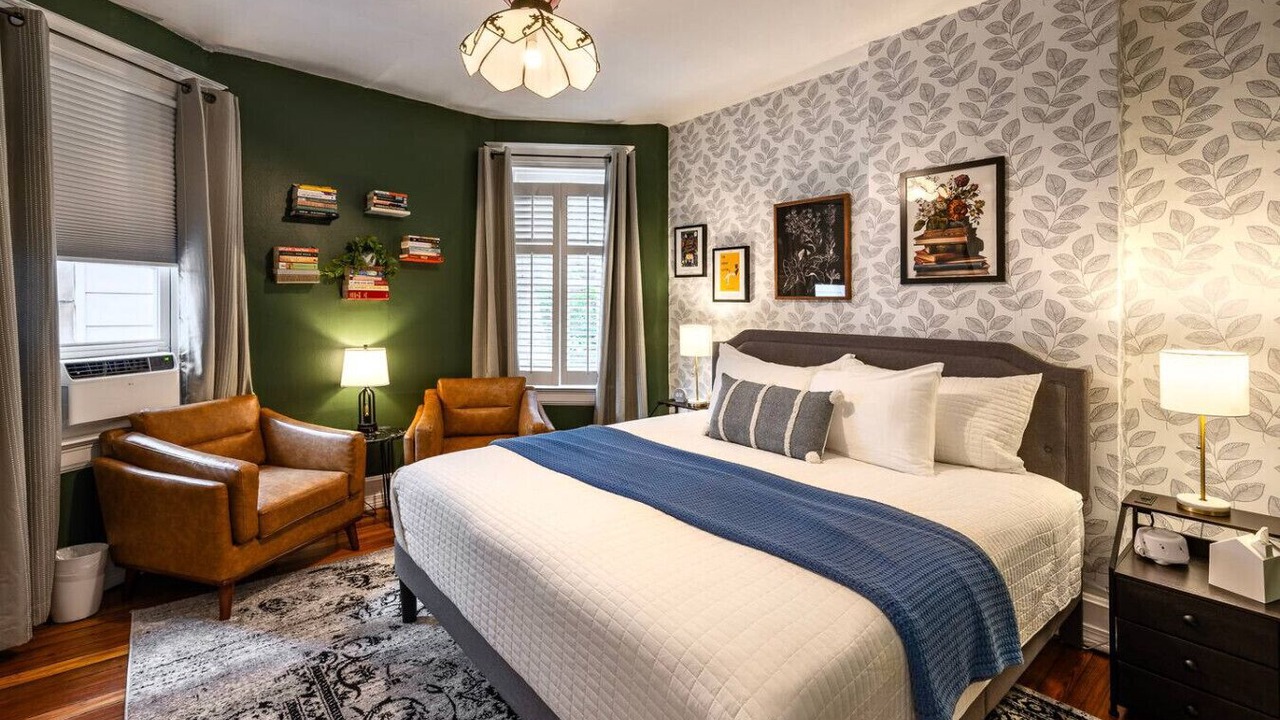 Photo of Bedroom in Mount Auburn