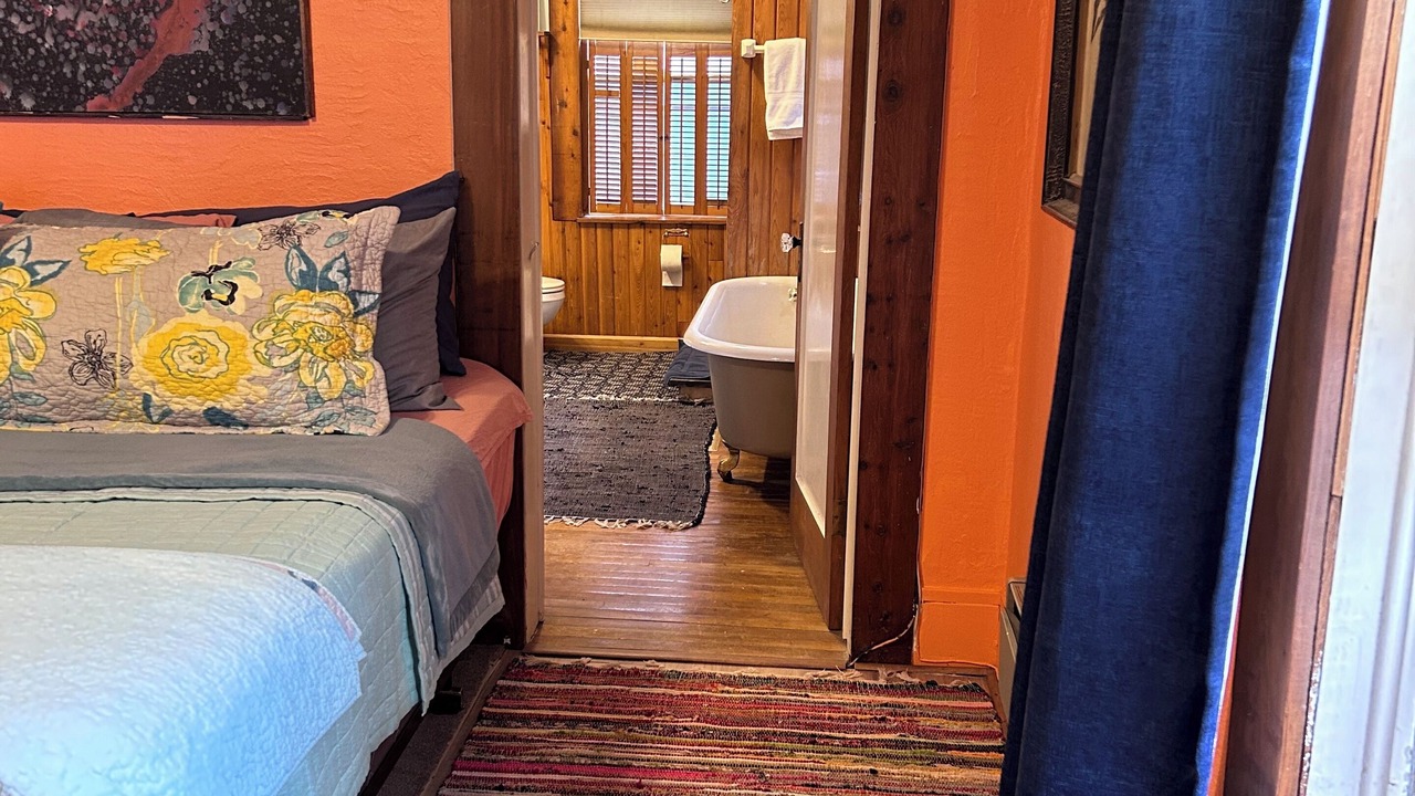 Photo of Bedroom in Downtown Juneau