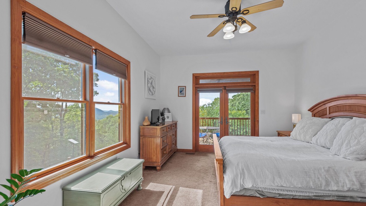 Photo of Bedroom in Altamont