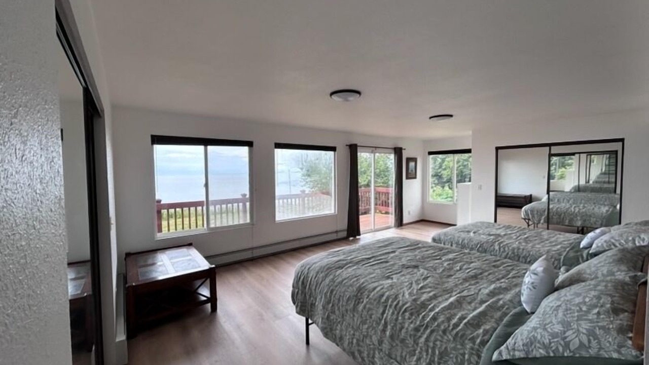 Photo of Bedroom in Ninilchik