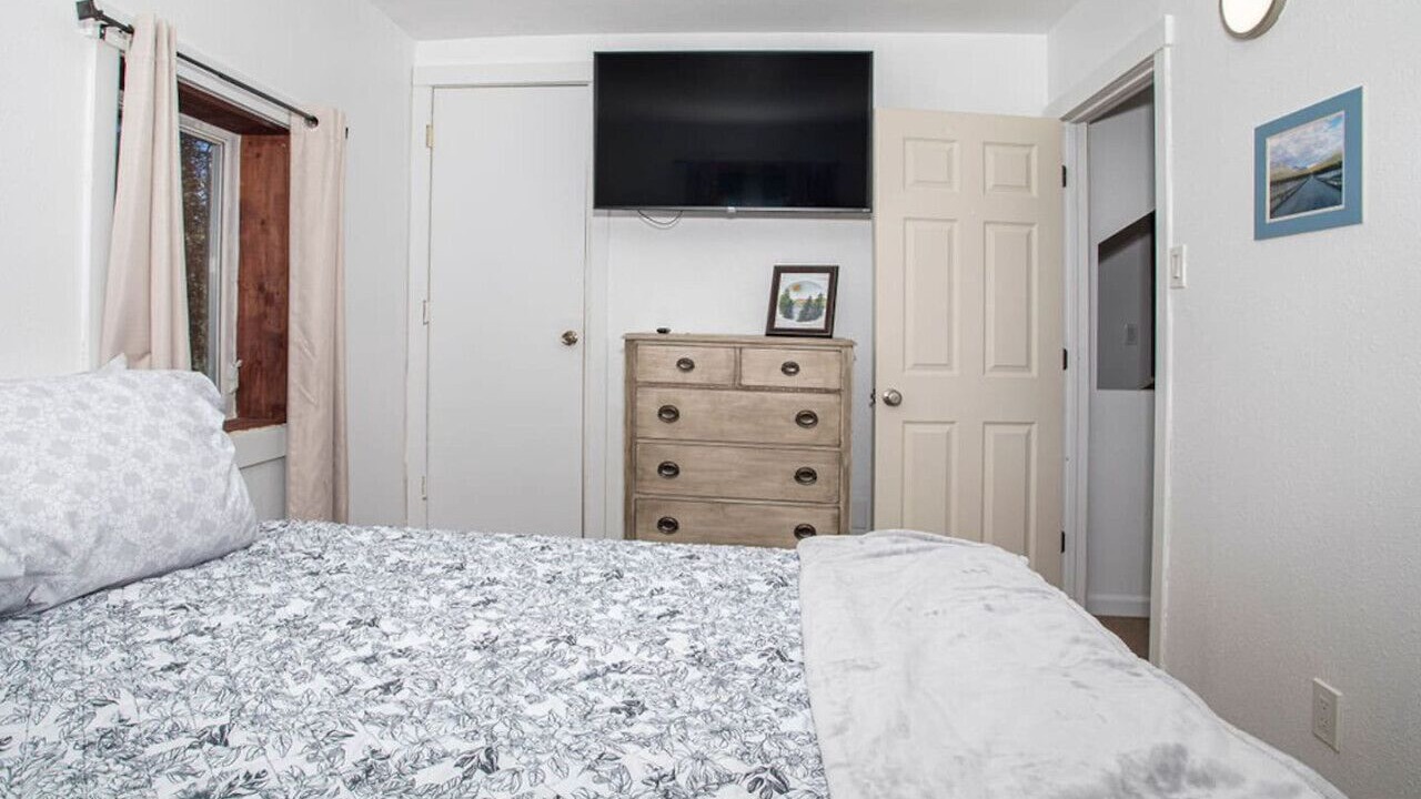 Photo of Bedroom in Badger