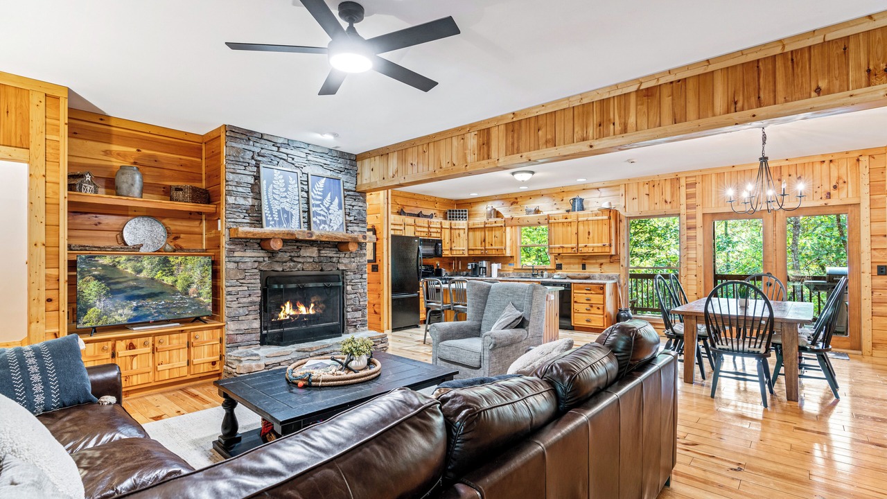 Photo of Livingroom in Ellijay