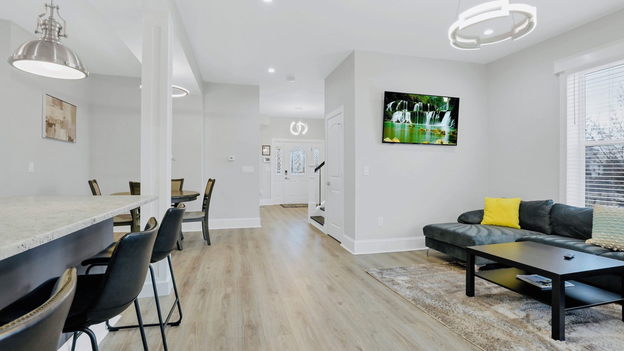 Photo of Livingroom in Near East Columbus