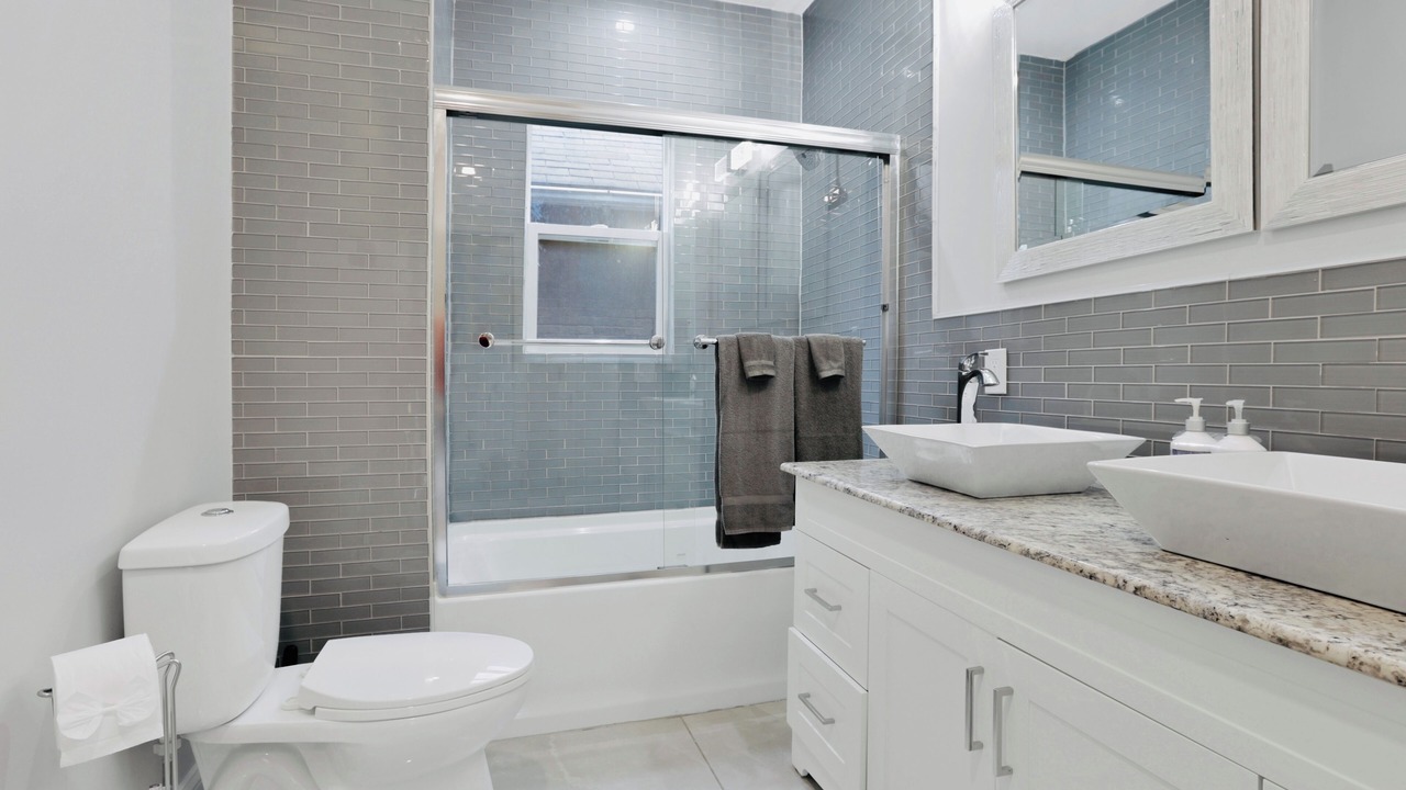 Photo of Bathroom in Near East Columbus
