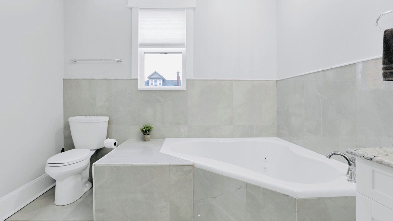 Photo of Bathroom in Near East Columbus