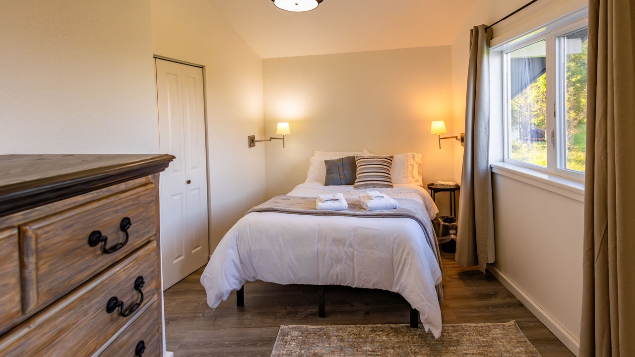 Photo of Bedroom in Homer