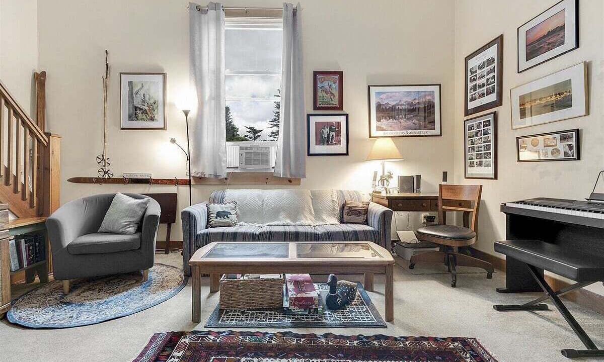 Photo of Livingroom in Bethel