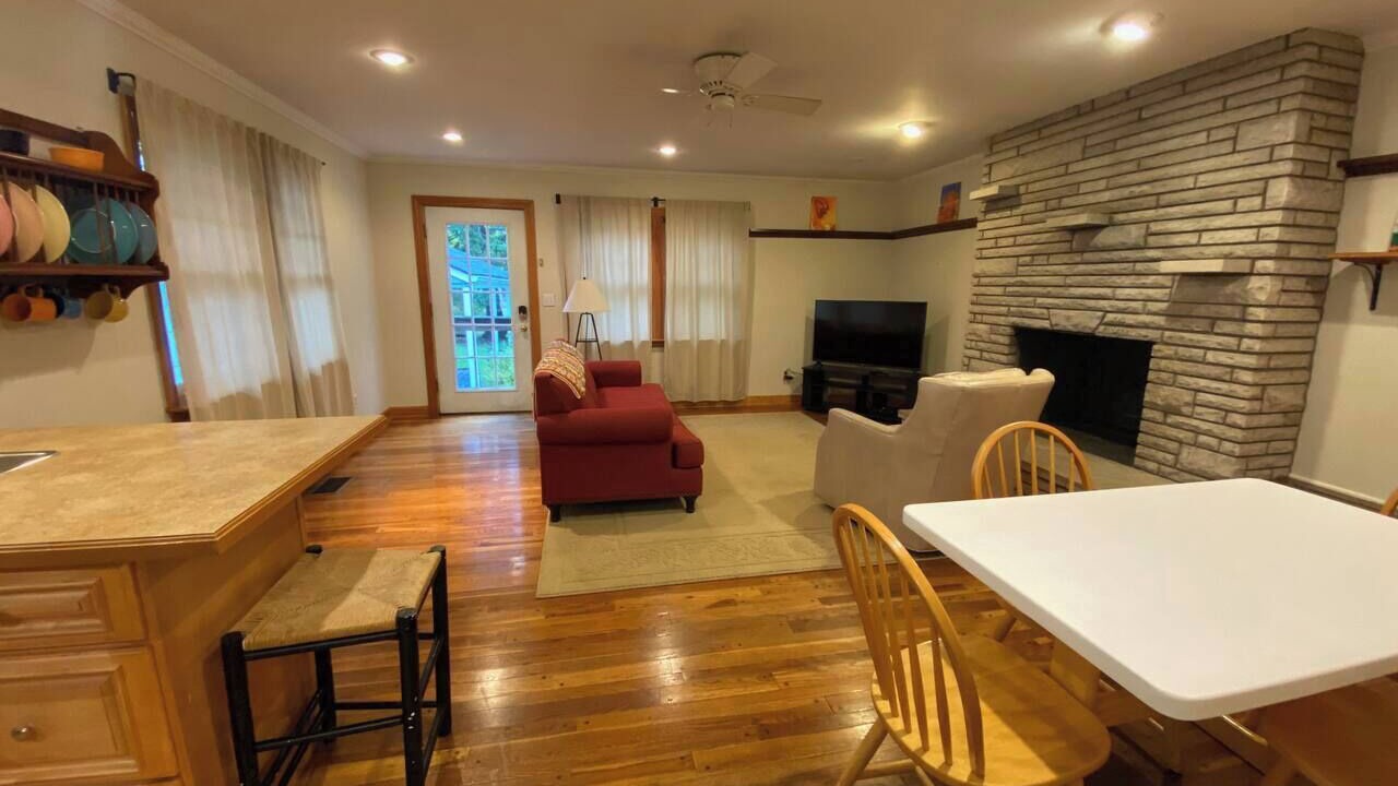 Photo of Livingroom in Clintonville