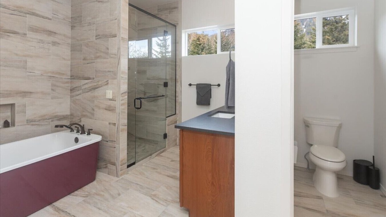 Photo of Bathroom in Lowell Point