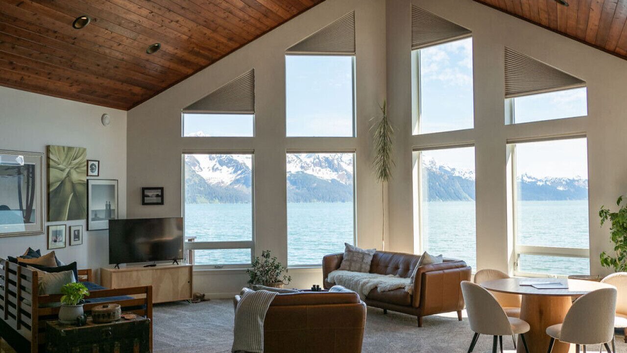 Photo of Livingroom in Lowell Point