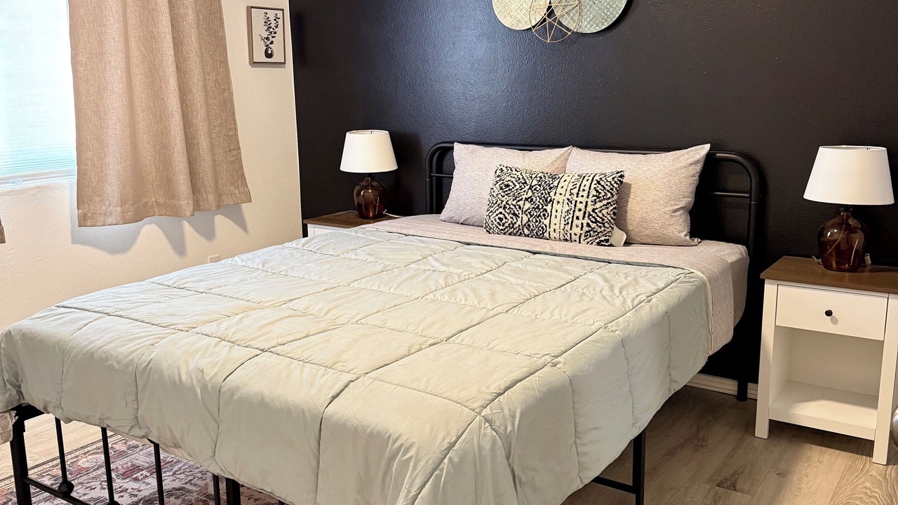 Photo of Bedroom in University Area