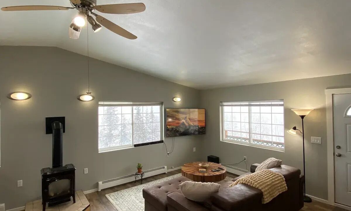 Photo of Livingroom in Eagle River