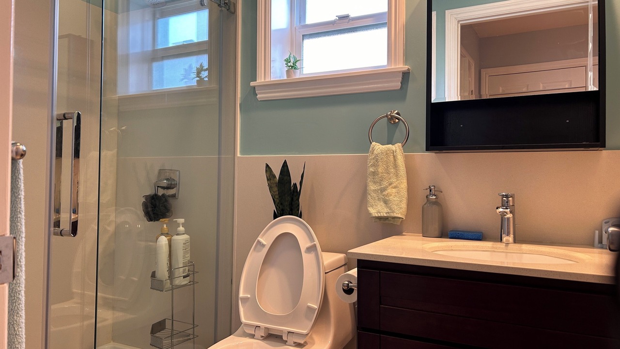 Photo of Bathroom in Bayshore Heights