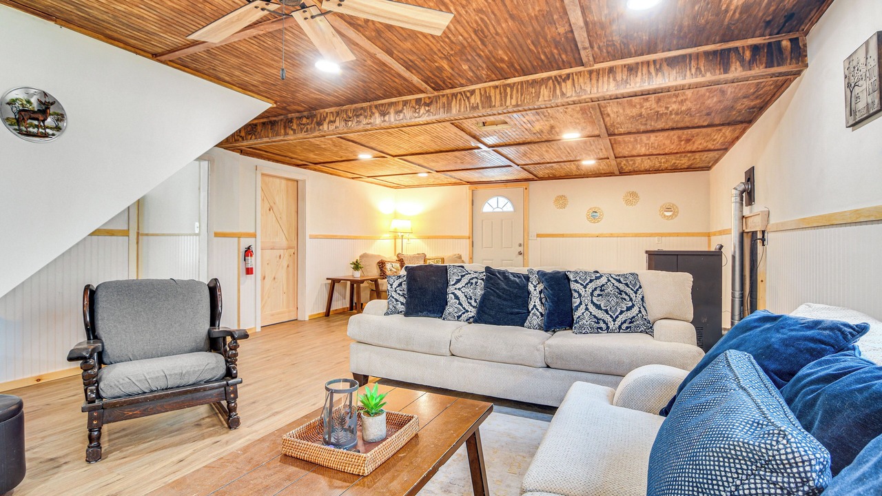 Photo of Livingroom in East Dixfield