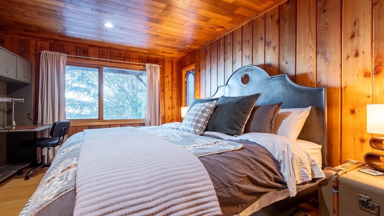 Photo of Bedroom in Ketchikan