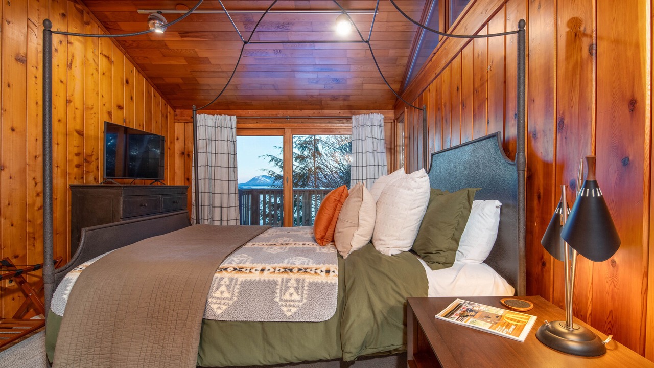 Photo of Bedroom in Ketchikan