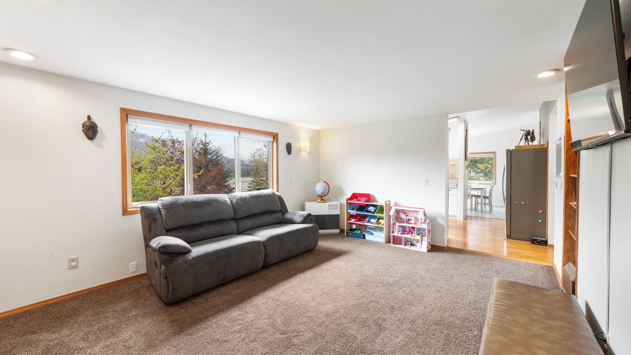 Photo of Livingroom in Salmon Creek