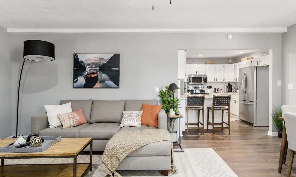 Photo of Bedroom in Royal Manor