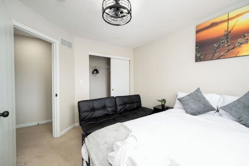 Photo of Bedroom in Lincoln Village