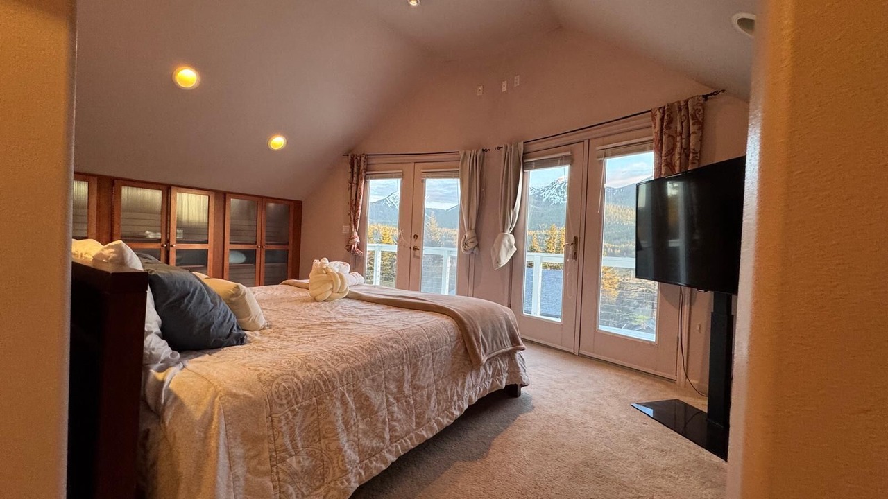 Photo of Bedroom in Juneau
