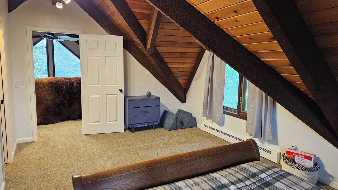 Photo of Bedroom in Kodiak