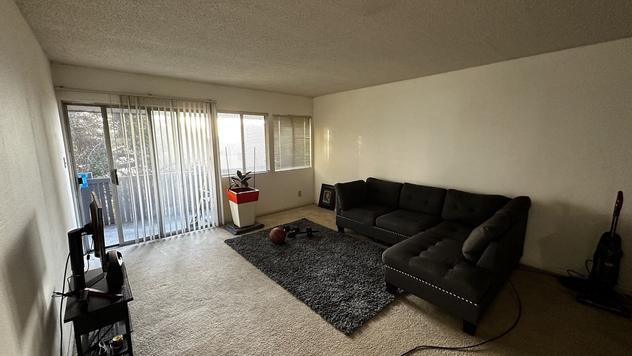 Photo of Livingroom in Cleveland Heights