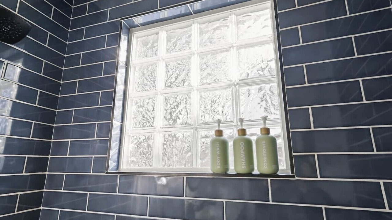 Photo of Bathroom in Livingston Park