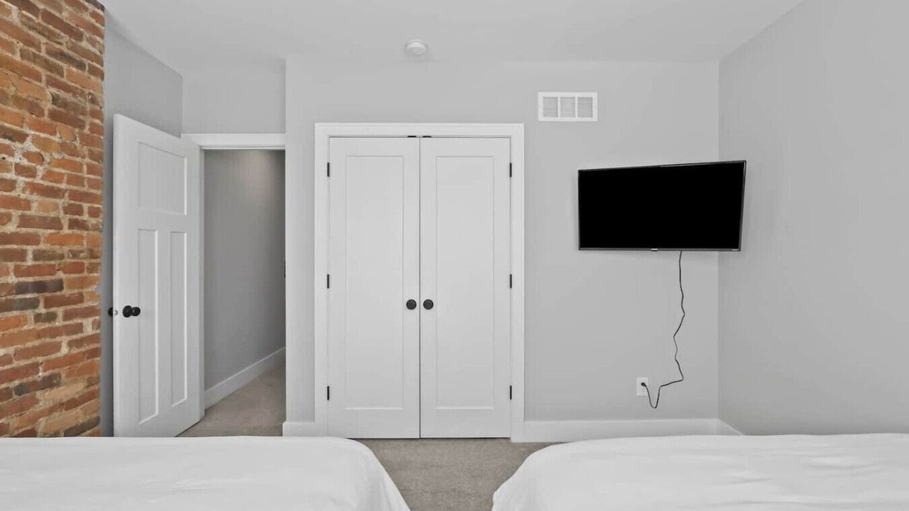 Photo of Bedroom in Livingston Park