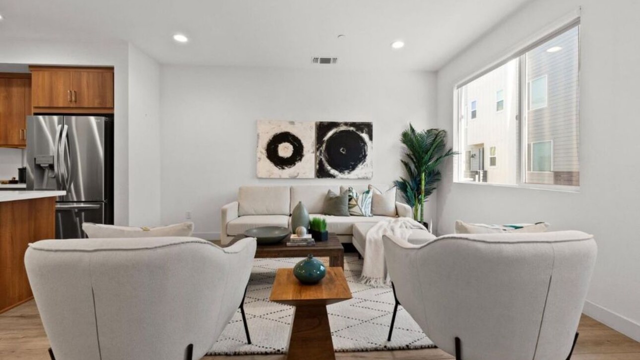 Photo of Livingroom in Ralph Bunche