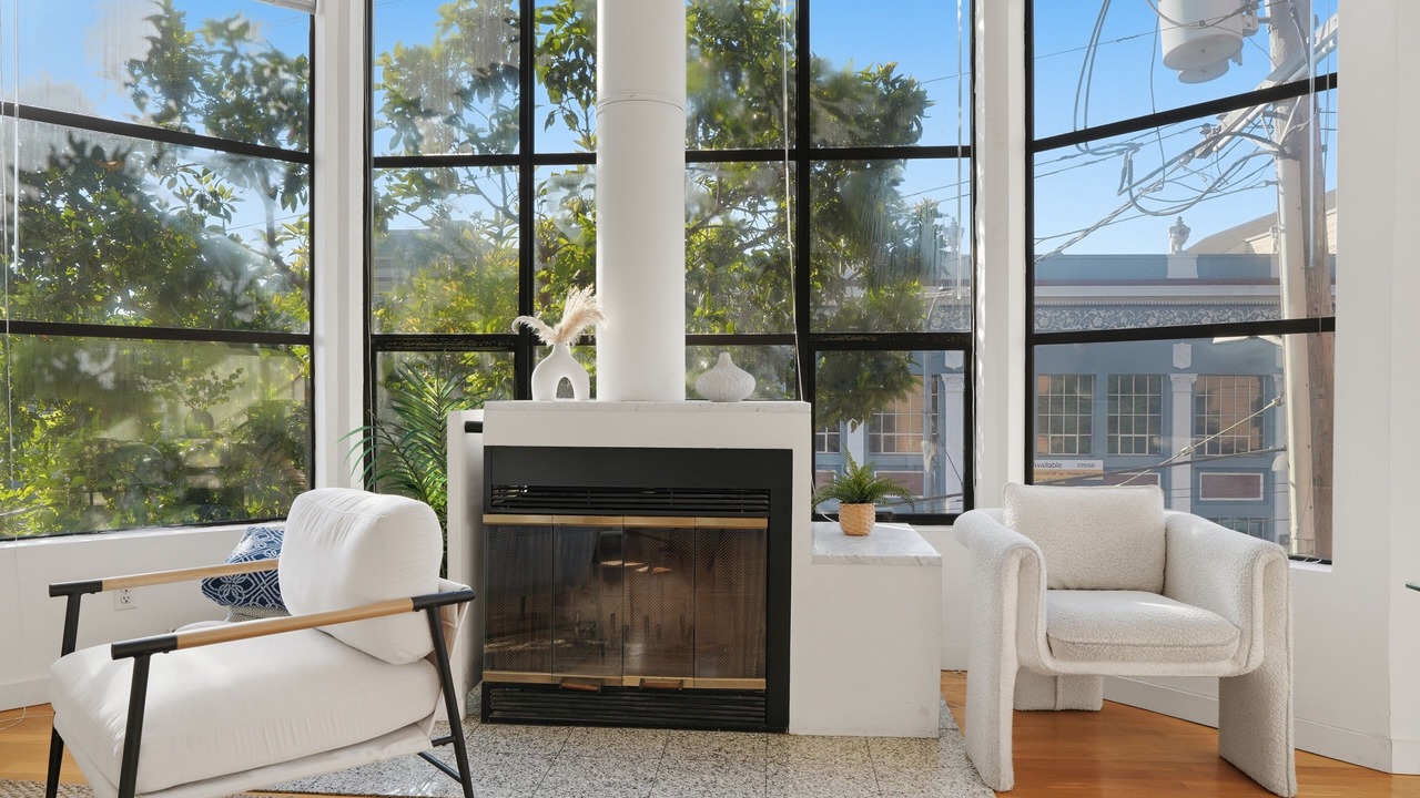 Photo of Livingroom in Lower Haight