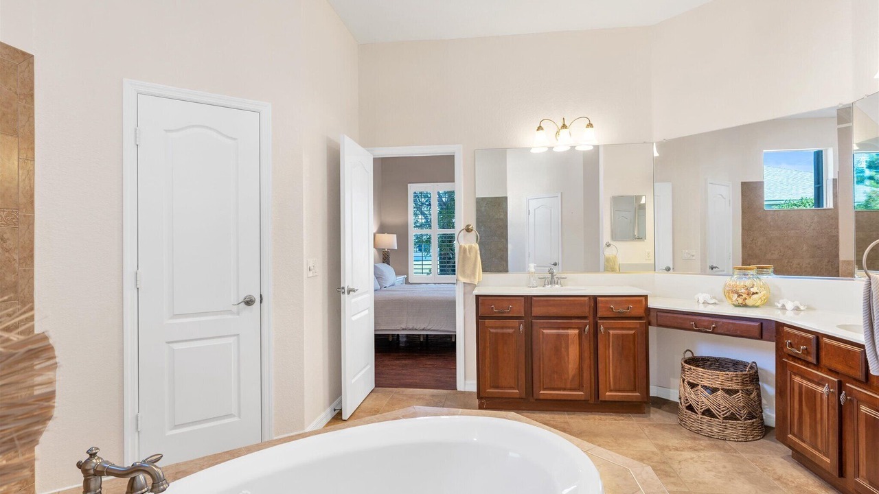 Photo of Bathroom in Trafalgar