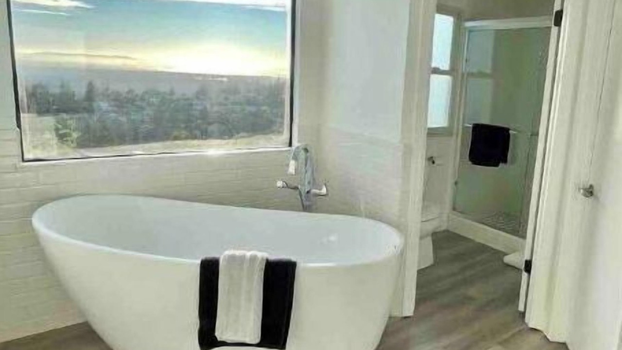 Photo of Bathroom in Leona Heights