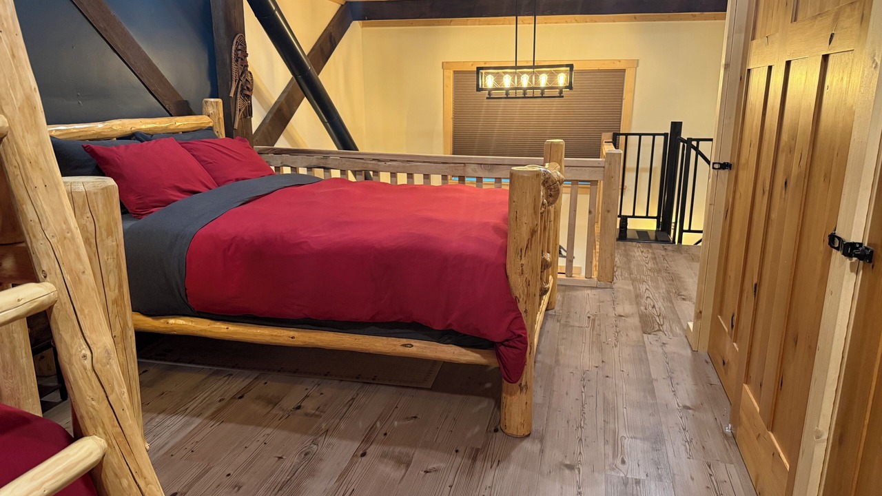 Photo of Bedroom in Seward