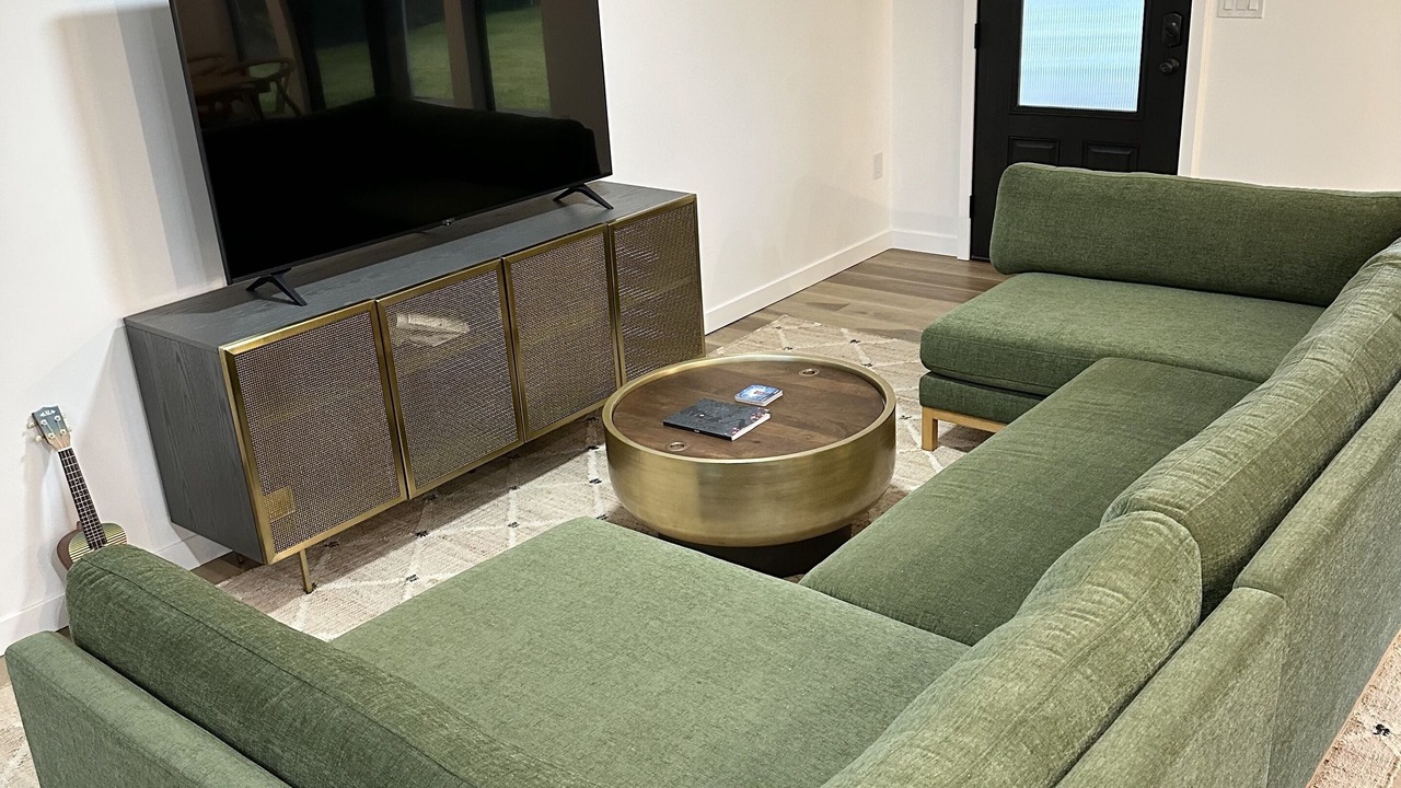 Photo of Livingroom in Mendenhall Valley