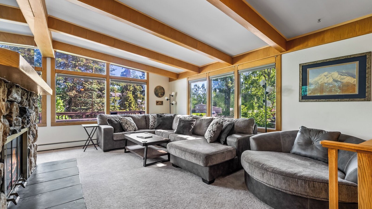 Photo of Livingroom in University Area