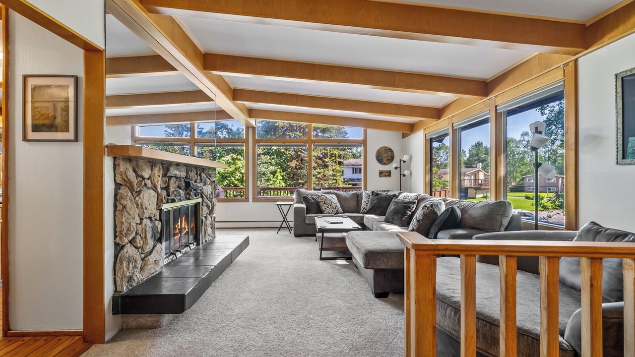 Photo of Livingroom in University Area
