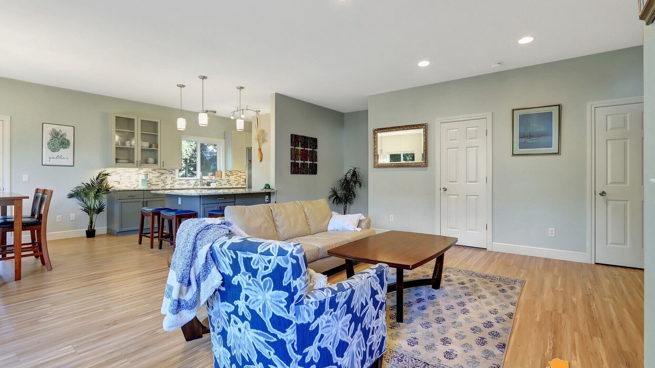 Photo of Livingroom in University Area