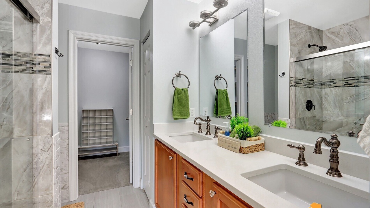 Photo of Bathroom in University Area