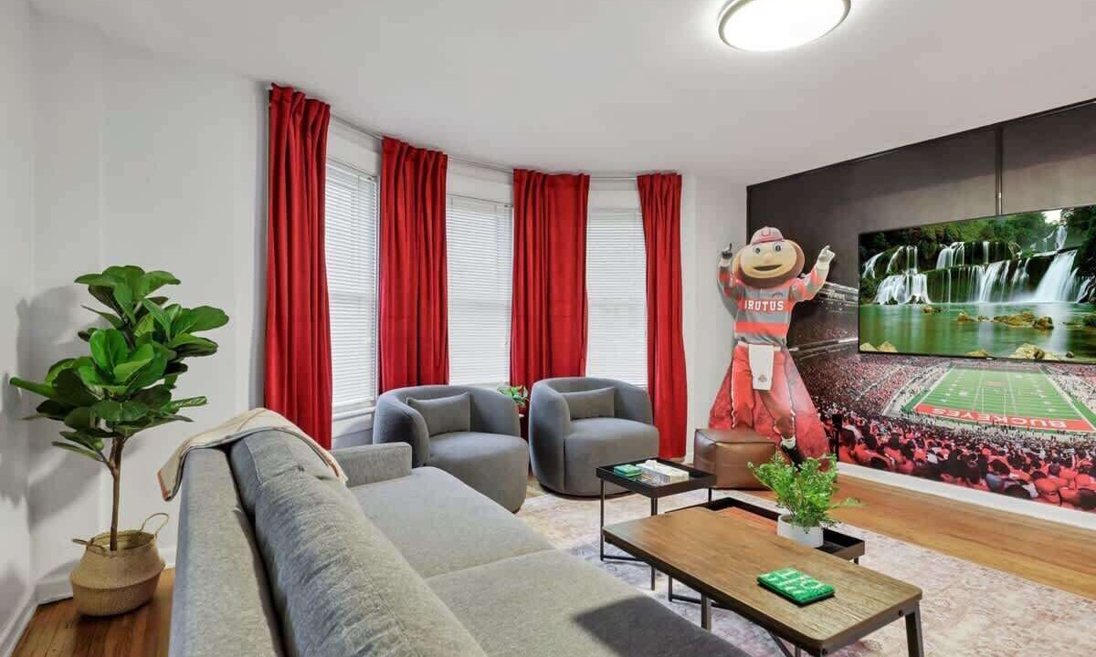Photo of Livingroom in Clintonville