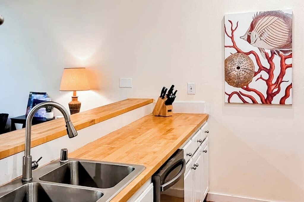 Photo of Kitchen in Maunaloa
