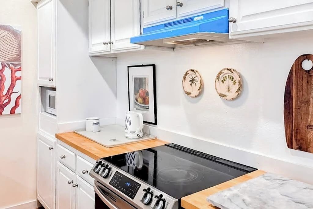 Photo of Kitchen in Maunaloa