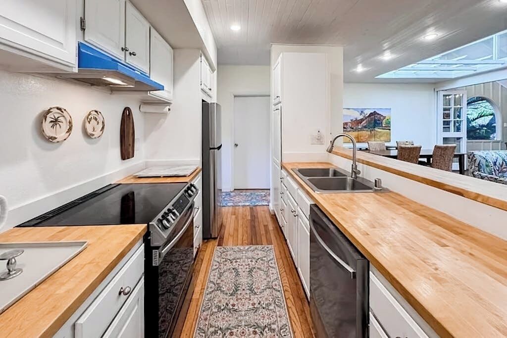 Photo of Kitchen in Maunaloa