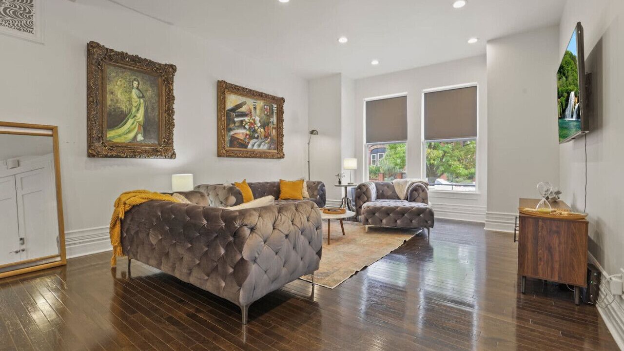 Photo of Livingroom in Olde Towne East
