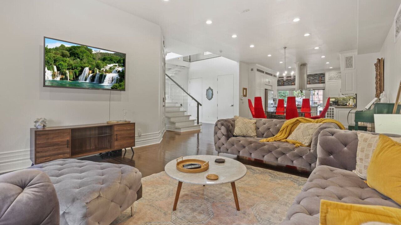 Photo of Livingroom in Olde Towne East