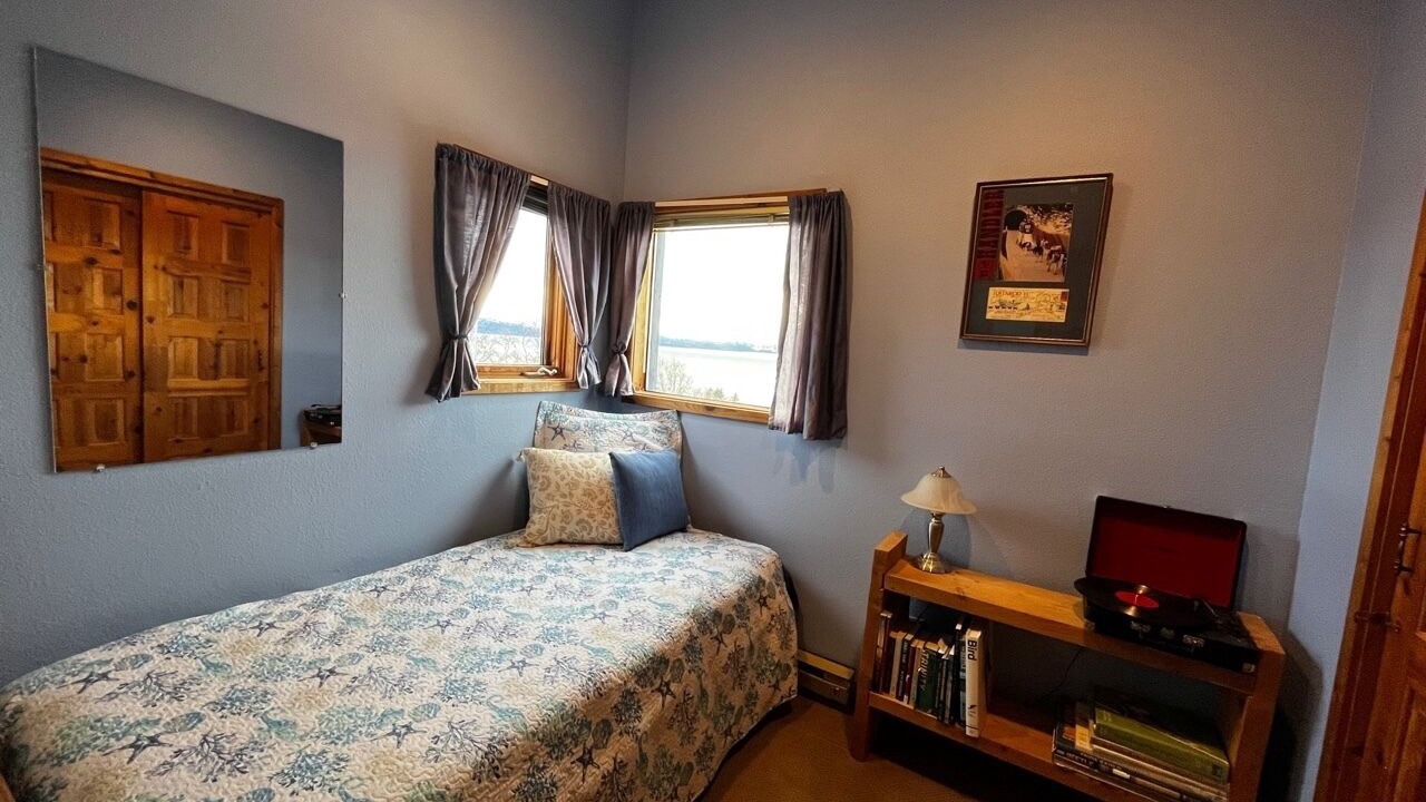 Photo of Bedroom in Homer