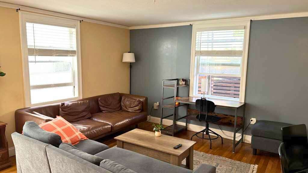 Photo of Bedroom in Oakland Ave - Harrison St